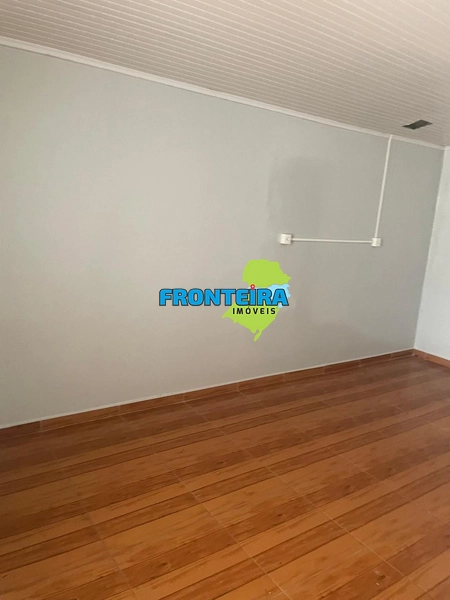 Casa Mista c/Terreno Amplo: 6ª foto da galeria de imagens do imóvel