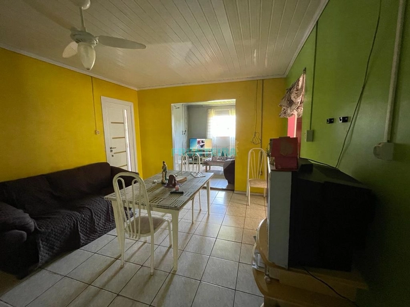 Casa Ampla em Cruzinhas: 4ª foto da galeria de imagens do imóvel