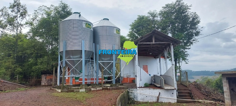 Área Rural com Granja de Suínos: 1ª foto da galeria de imagens do imóvel