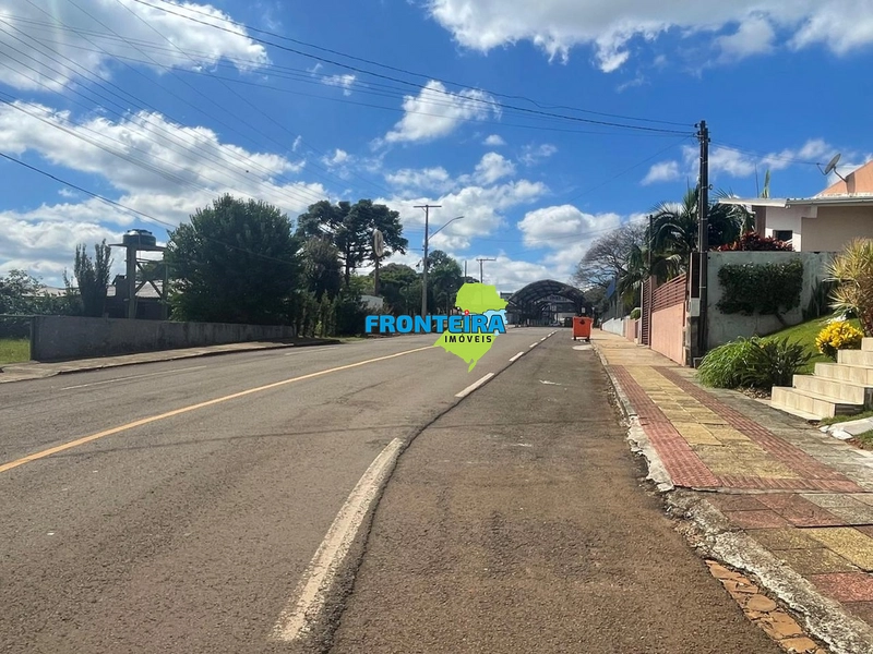 Amplo Terreno com 2 Casas: 5ª foto da galeria de imagens do imóvel