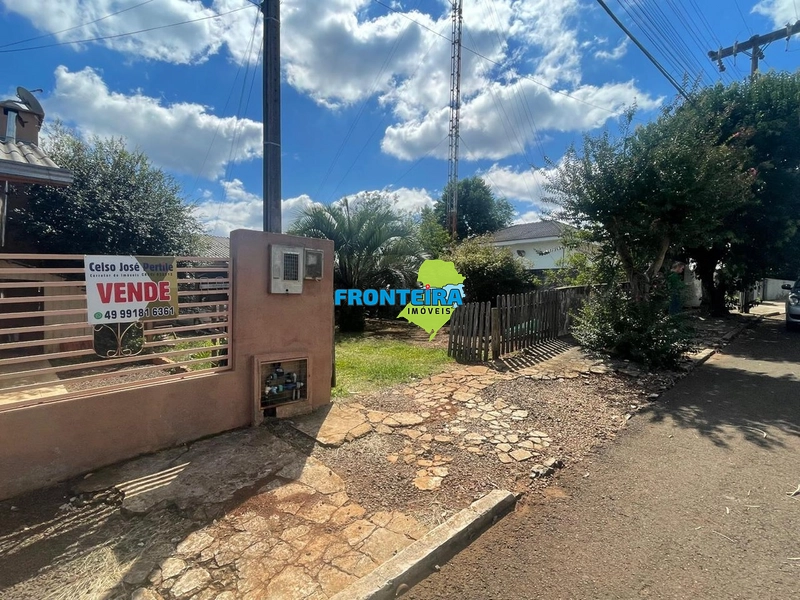 Amplo Terreno com 2 Casas: 4ª foto da galeria de imagens do imóvel