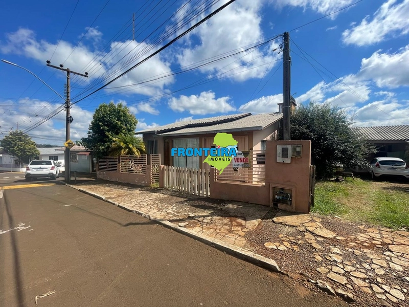 Amplo Terreno com 2 Casas: 6ª foto da galeria de imagens do imóvel
