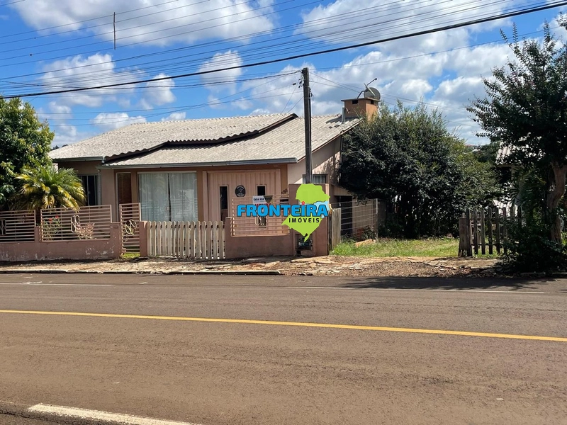Amplo Terreno com 2 Casas: 10ª foto da galeria de imagens do imóvel