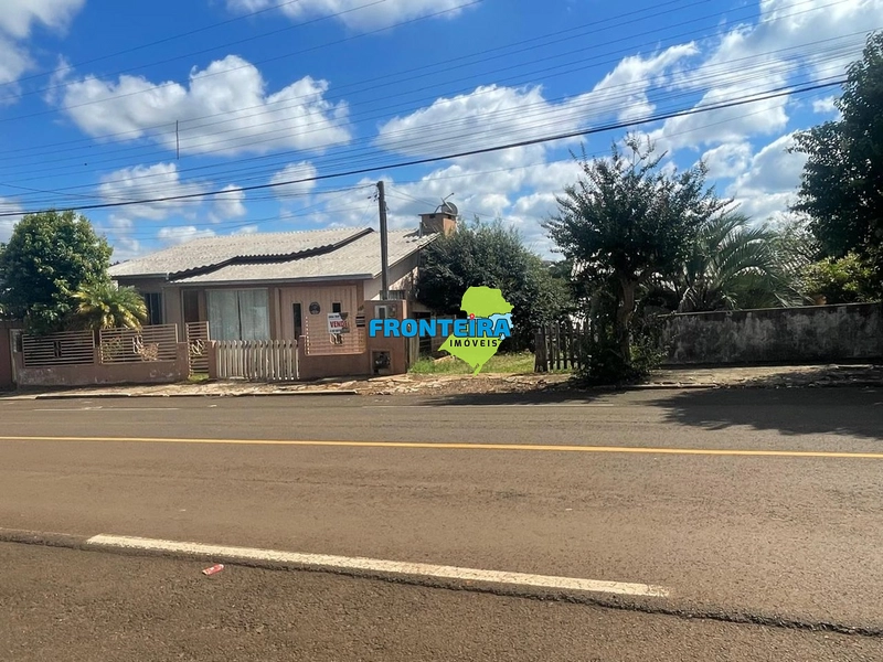 Amplo Terreno com 2 Casas: 9ª foto da galeria de imagens do imóvel