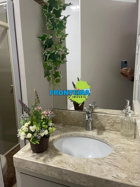 Apto no Centro Semi_Mobiliado: 3ª foto da galeria de imagens do imóvel