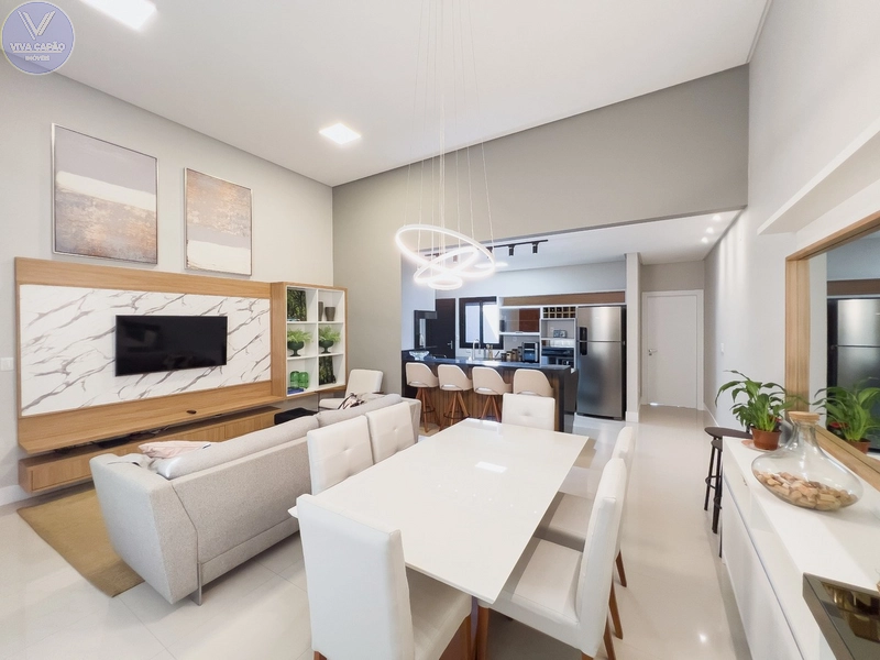 CASA TÉRREA, DECORADA NO BAIRRO ARAÇÁ