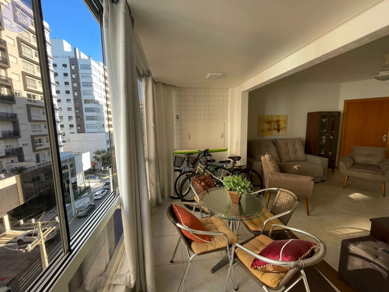 APARTAMENTO 02 DORM. MOBILIADO, DE FRENTE, COM CHURRASQUEIRA E BOX