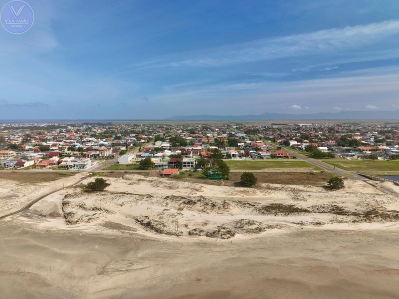 SOBRADO À BEIRA MAR - OPORTUNIDADE PARA QUEM BUSCA UM IMÓVEL AMPLO: 9ª foto da galeria de imagens do imóvel
