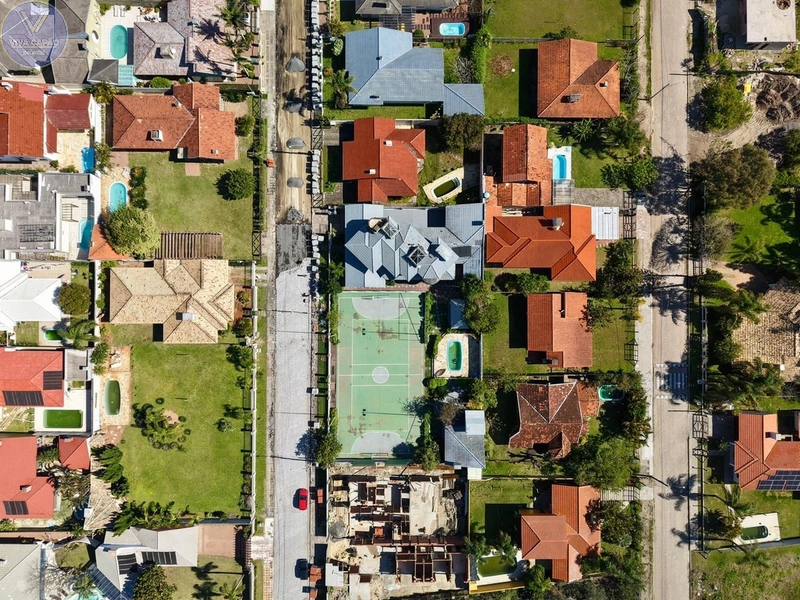 MANSÃO EM ATLÂNTIDA ! COM CAMPO DE FUTEBOL E PSICNIA - 03 TERRENOS: 4ª foto da galeria de imagens do imóvel