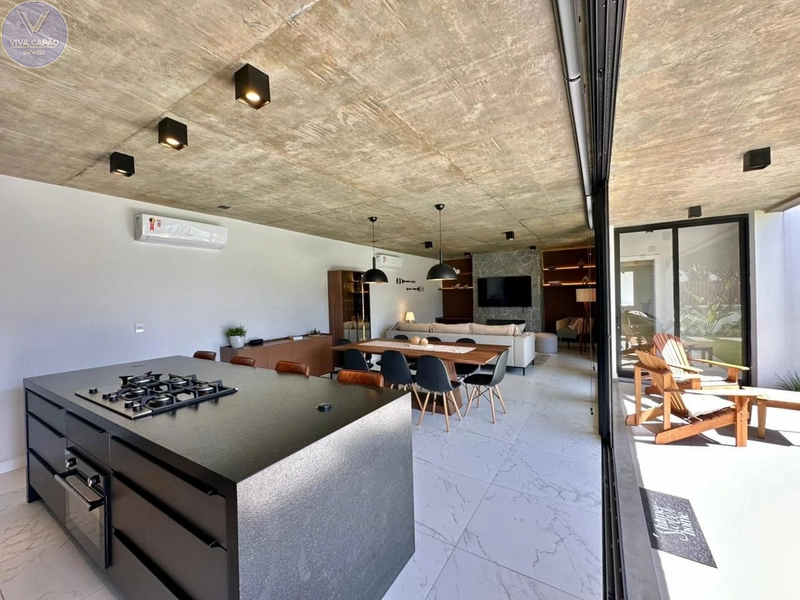 CASA MOBILIADA DECORADA NO CENTRO XANGRI-LÁ A POUCOS METROS DO MAR: 9ª foto da galeria de imagens do imóvel