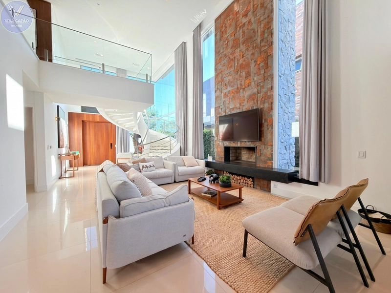 RESIDÊNCIA DE ALTO PADRÃO NO MALIBU – 5 SUÍTES E PISCINA PRIVATIVA: 3ª foto da galeria de imagens do imóvel