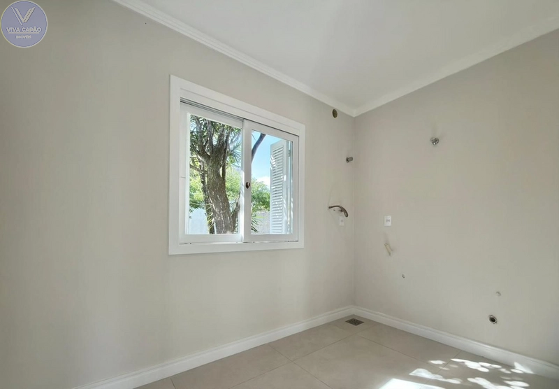 CASA TÉRREA NO CENTRO DE XANGRI-LÁ, FRENTE LESTE, DIVISA COM ATLÂNTIDA: 8ª foto da galeria de imagens do imóvel