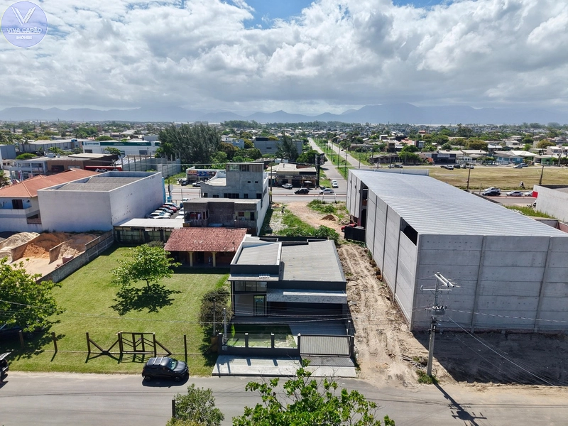 CASA COM 04 SUÍTES NO BAIRRO ARAÇÃO A 300 METROS DO MAR: 25ª foto da galeria de imagens do imóvel