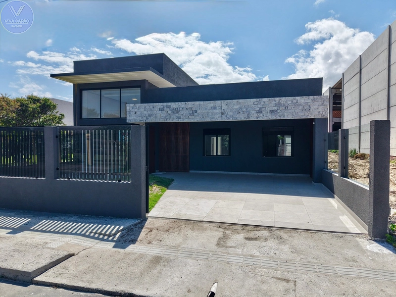 CASA COM 04 SUÍTES NO BAIRRO ARAÇÃO A 300 METROS DO MAR: 24ª foto da galeria de imagens do imóvel