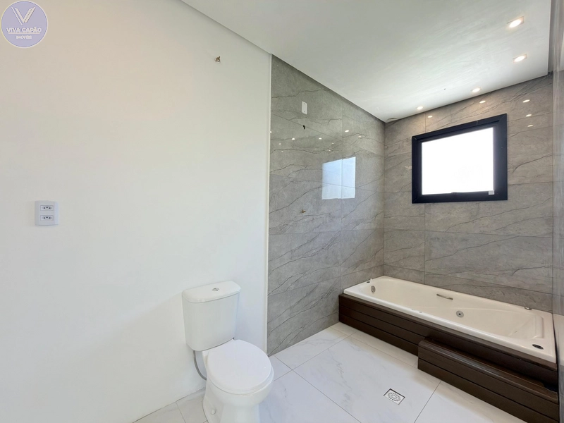 CASA COM 04 SUÍTES NO BAIRRO ARAÇÃO A 300 METROS DO MAR: 17ª foto da galeria de imagens do imóvel