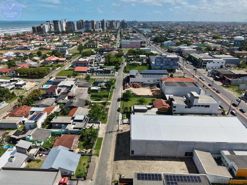CASA COM 04 SUÍTES NO BAIRRO ARAÇÃO A 300 METROS DO MAR: 28ª foto da galeria de imagens do imóvel