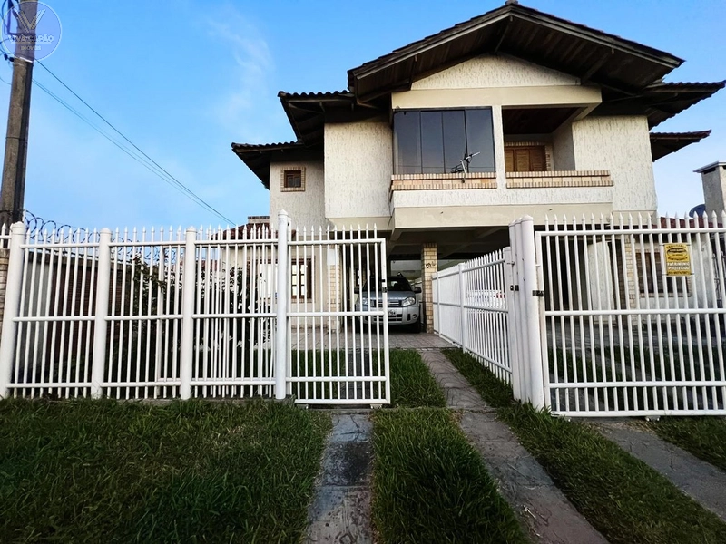 SOBRADO COMPLETO COM 2 DORMITÓRIOS, SACADA E VAGA DUPLA A 2 QUADRA