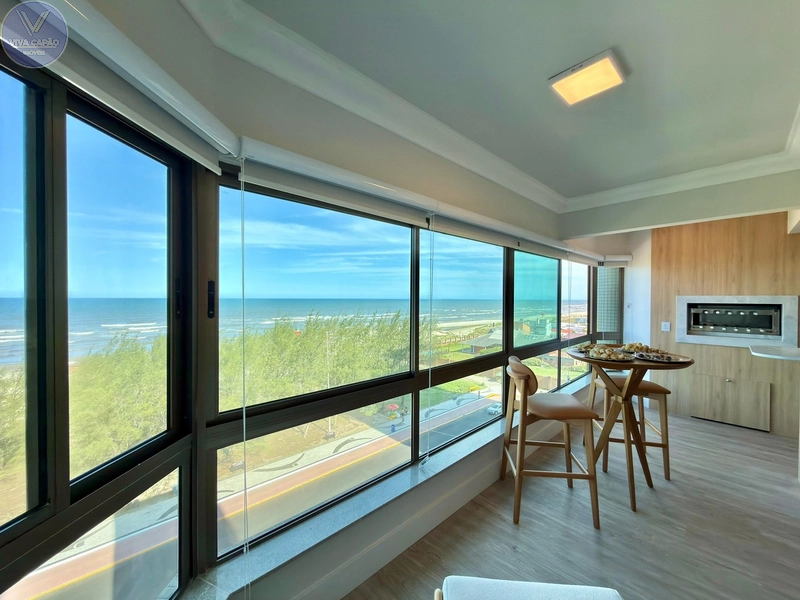 APARTAMENTO À VENDA DE FRENTE PARA PRAIA  PÉ NA AREIA: 3ª foto da galeria de imagens do imóvel