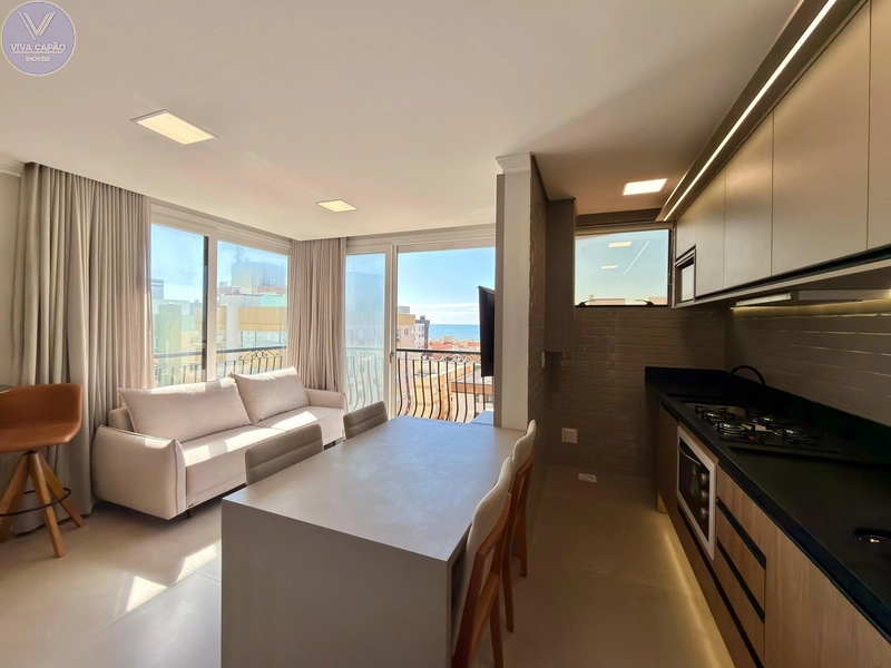 APARTAMENTO À VENDA EM CAPÃO DA CANOA COM SACADA DE FRENTE E VISTA MAR: 4ª foto da galeria de imagens do imóvel