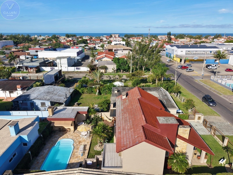 SOBRADO NO CENTRO DE XANGRILA - COM PISCINA: 6ª foto da galeria de imagens do imóvel