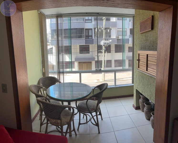 03 DORM. NO CENTRO COM TERRAÇO E ORIENTAÇÃO LESTE/NORTE!