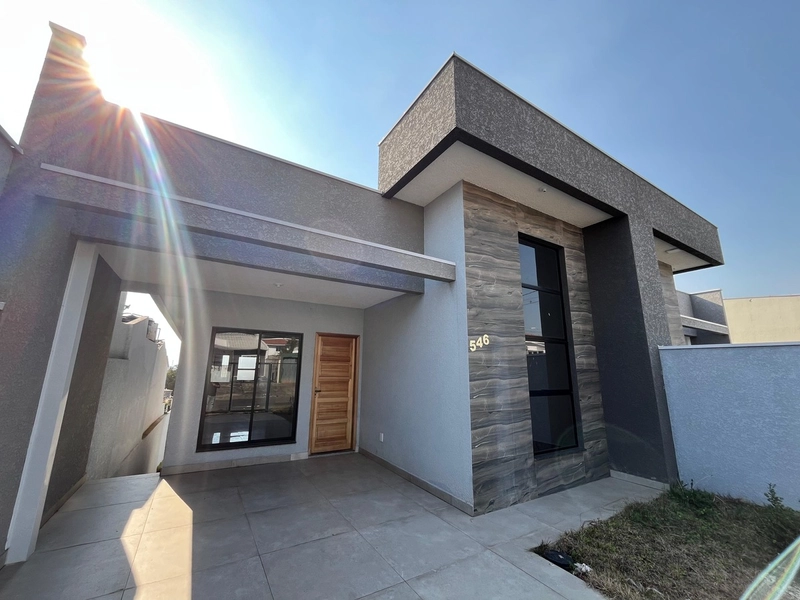 Casa bem localizada no bairro Nações!: 1ª foto da galeria de imagens do imóvel