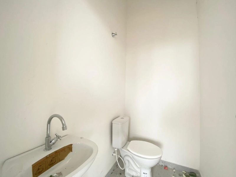 Sala comercial disponível para locação numa principal AV da cidade!: 8ª foto da galeria de imagens do imóvel