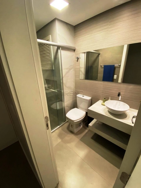 Amplo 1 dormitório no centro, mobiliado e decorado: 3ª foto da galeria de imagens do imóvel