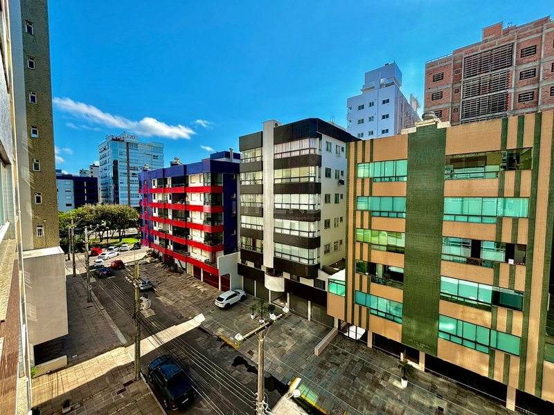 Apartamento de frente: 2ª foto da galeria de imagens do imóvel