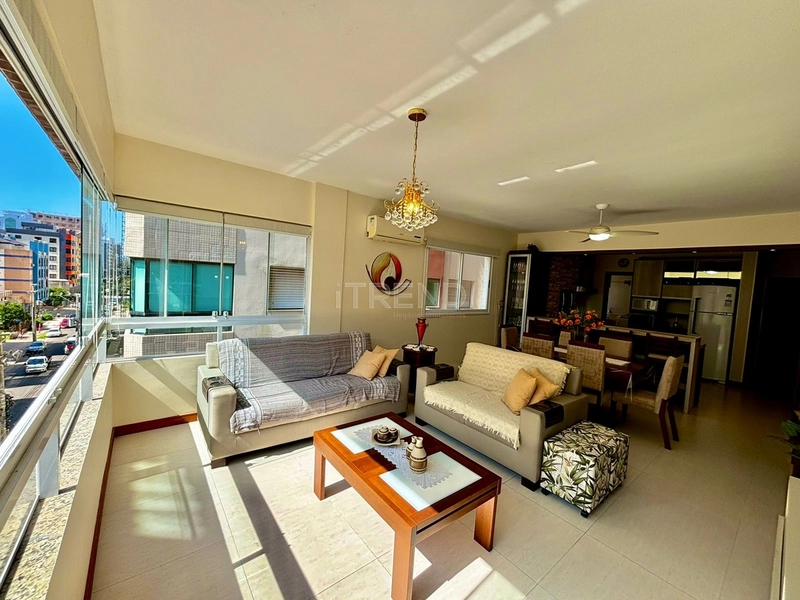 Apartamento de frente: 3ª foto da galeria de imagens do imóvel