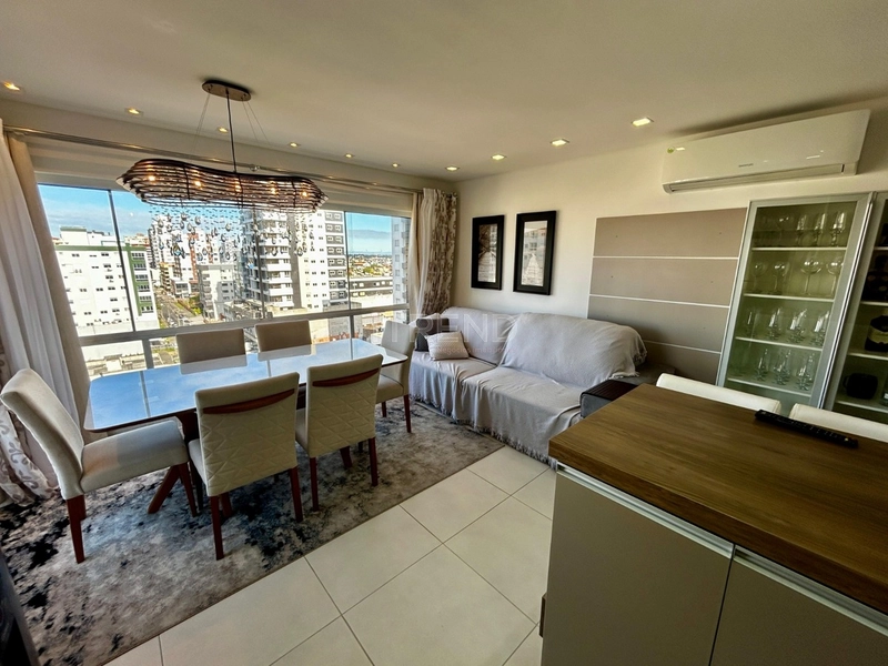 Excelente apartamento de 3 quartos com vista para o mar.