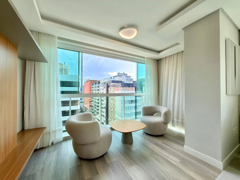 APARTAMENTO À VENDA, VISTA PARA O MAR E SERRA!!!