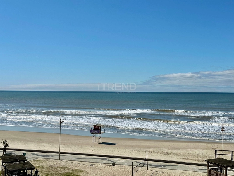 APARTAMENTO À VENDA COM VISTA PARA MAR APENAS UM APTO POR ANDAR: 3ª foto da galeria de imagens do imóvel