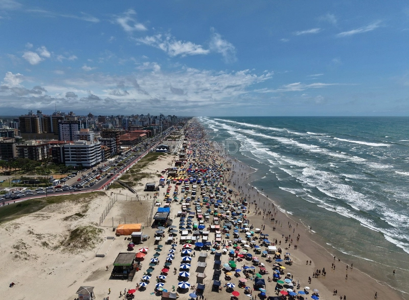 APARTAMENTO À VENDA PRÓXIMO AO MAR COM TERRACÃO: 27ª foto da galeria de imagens do imóvel