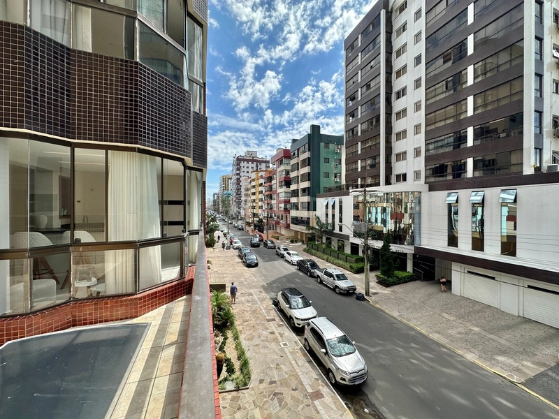 APARTAMENTO À VENDA PRÓXIMO AO MAR COM TERRACÃO: 3ª foto da galeria de imagens do imóvel