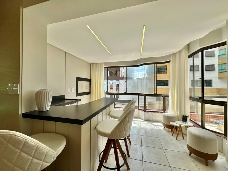 APARTAMENTO À VENDA PRÓXIMO AO MAR COM TERRACÃO: 2ª foto da galeria de imagens do imóvel