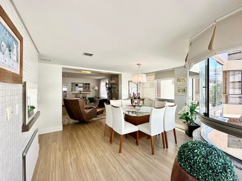 Amplo apartamento de frente perto do mar.: 15ª foto da galeria de imagens do imóvel
