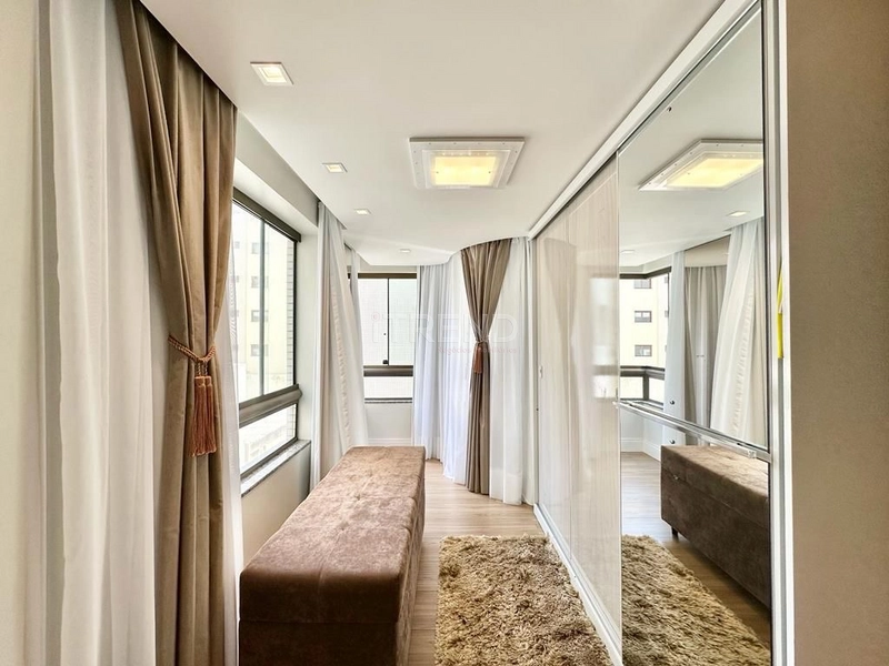 Amplo apartamento de frente perto do mar.: 3ª foto da galeria de imagens do imóvel