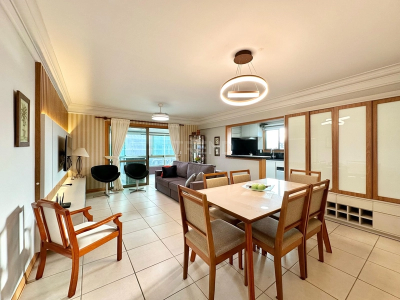 APARTAMENTO À VENDA COM VISTA ETERNA PARA MAR E PRAÇA - RARIDADE: 19ª foto da galeria de imagens do imóvel