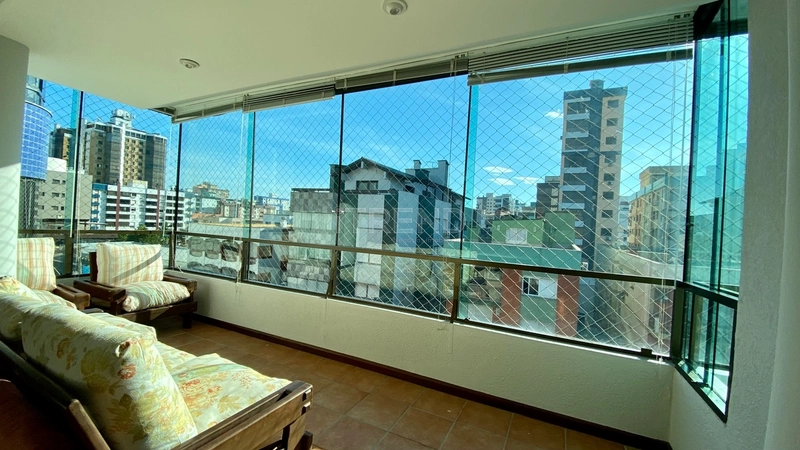 Duplex 4 dormitórios a uma quadra do mar: 12ª foto da galeria de imagens do imóvel
