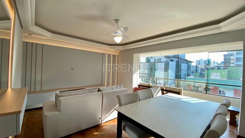 Duplex 4 dormitórios a uma quadra do mar: 15ª foto da galeria de imagens do imóvel