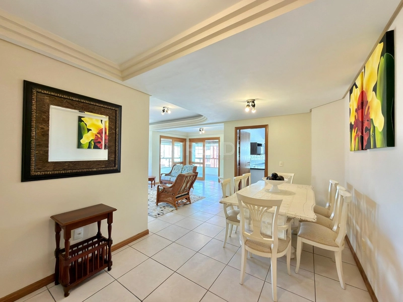 APARTAMENTO DE ESQUINA, COM VISTA PARA O MAR: 4ª foto da galeria de imagens do imóvel