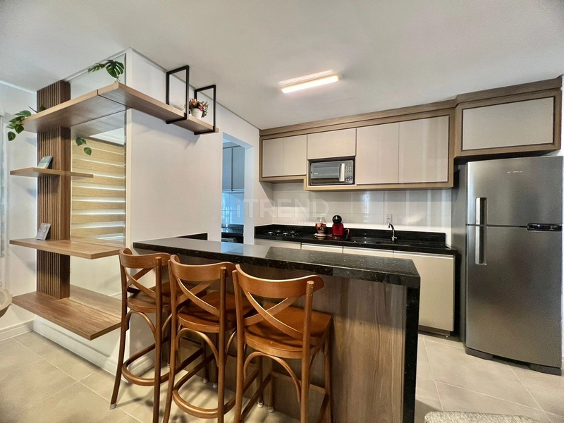 Apartamento finamente mobiliado e decorado: 3ª foto da galeria de imagens do imóvel