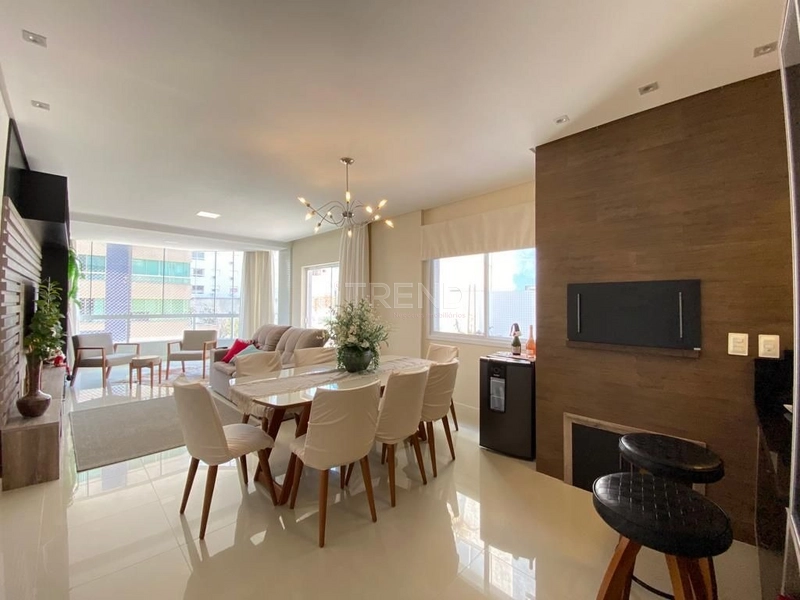 Apartamento com terraço no Centro: 2ª foto da galeria de imagens do imóvel