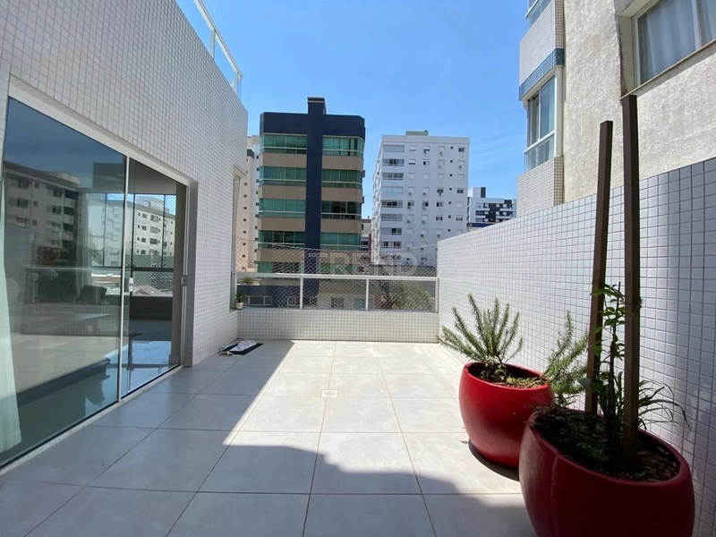 Apartamento com terraço no Centro: 1ª foto da galeria de imagens do imóvel