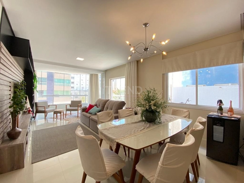 Apartamento com terraço no Centro: 4ª foto da galeria de imagens do imóvel