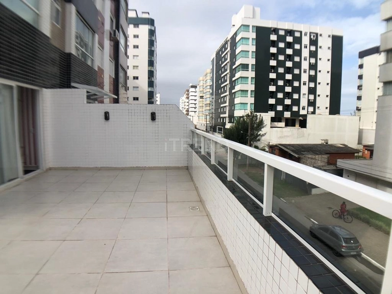 Apartamento com grande terraço: 30ª foto da galeria de imagens do imóvel