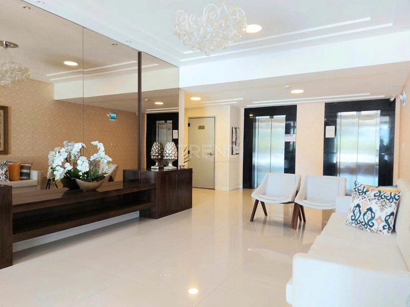 Mobiliado e Decorado - Em frente à Praça: 4ª foto da galeria de imagens do imóvel