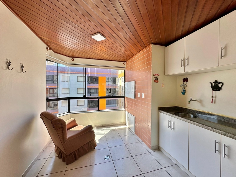 APARTAMENTO À VENDA SACADA DE FRENTE COM CHURRASQUEIRA: 3ª foto da galeria de imagens do imóvel