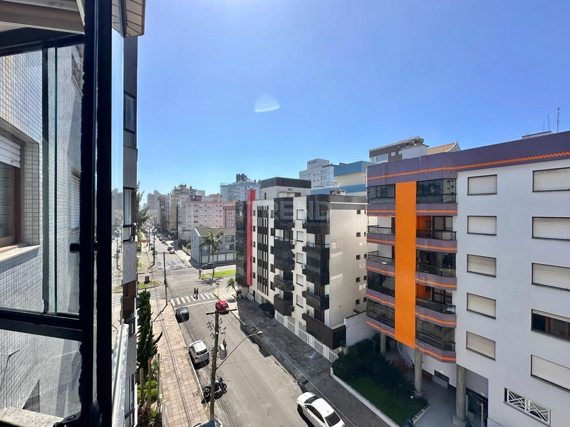 APARTAMENTO À VENDA SACADA DE FRENTE COM CHURRASQUEIRA: 4ª foto da galeria de imagens do imóvel